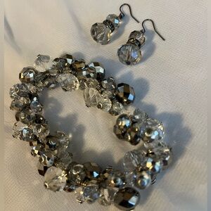 Holiday jewelry set.  Set includes 4 sparkling pieces.